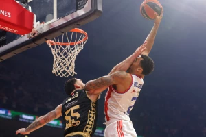 Zvezda sa “kecom iz rukava” ide po novi “brejk”